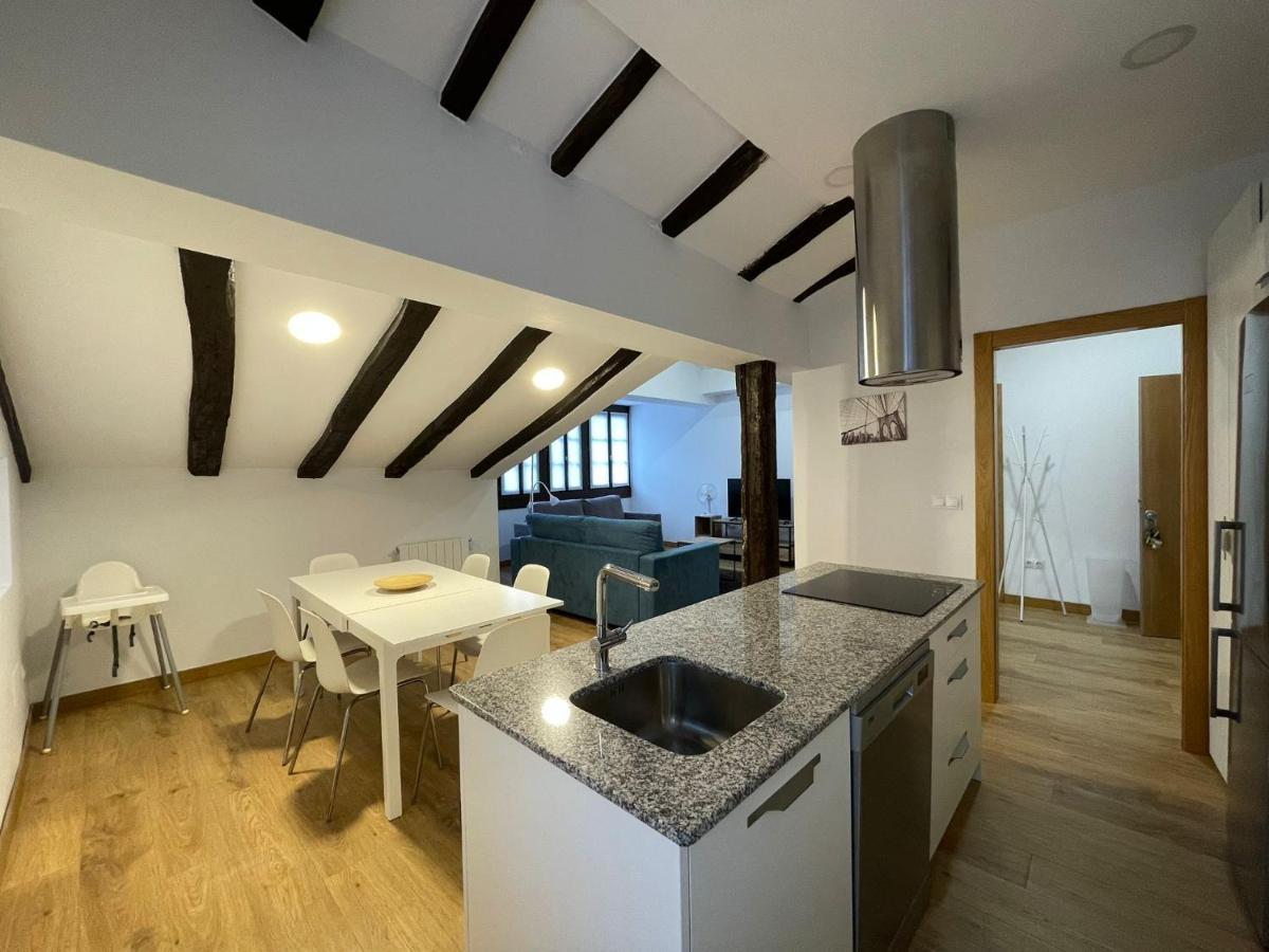 Apartamentos Turisticos Las Animas Комильяс Экстерьер фото